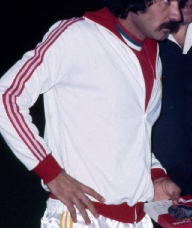 五盾军团球衣百年史 葡萄牙队的哪款球衣最漂亮？