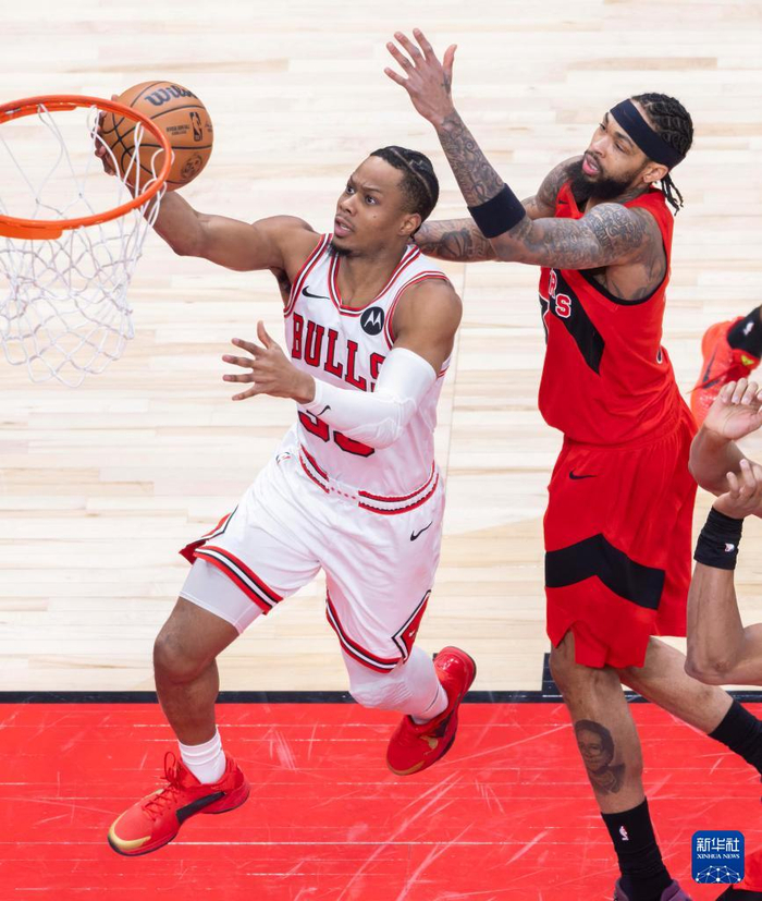 开云下载-篮球——NBA常规赛:猛龙胜公牛|新华社|布泽利斯|多伦多猛龙队|芝加哥公牛队|球员_新浪体育_新浪新闻