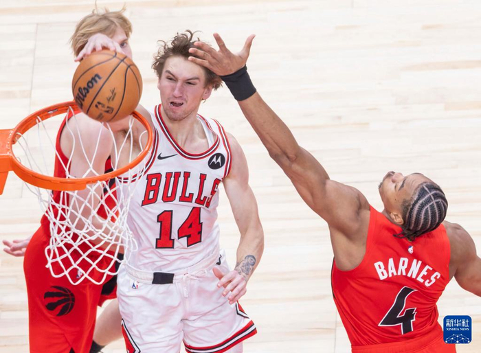 开云下载-篮球——NBA常规赛:猛龙胜公牛|新华社|布泽利斯|多伦多猛龙队|芝加哥公牛队|球员_新浪体育_新浪新闻
