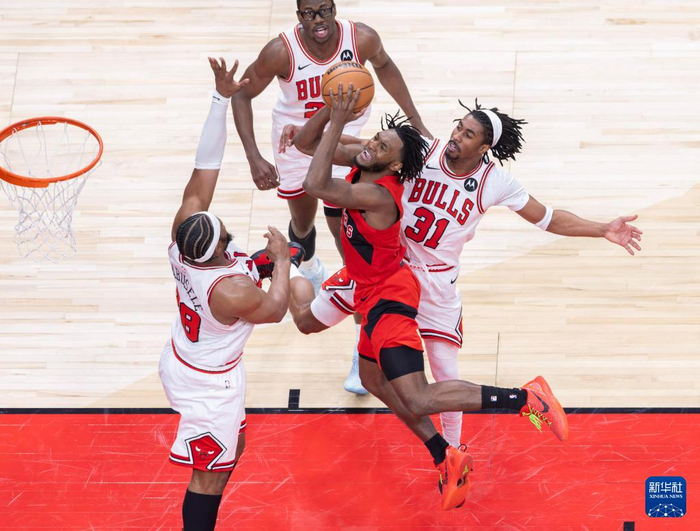 开云下载-篮球——NBA常规赛:猛龙胜公牛|新华社|布泽利斯|多伦多猛龙队|芝加哥公牛队|球员_新浪体育_新浪新闻